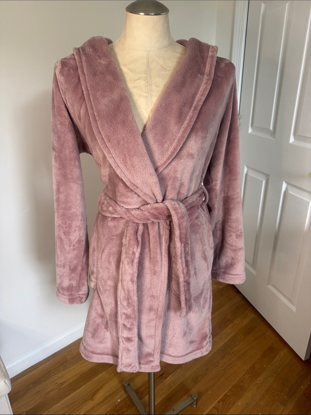 Uggs hooded Miranda robe in excellent condition